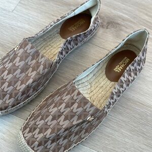 MICHAEL KORS

Kendrick Espadrilles slip on woman’s size 8 NWOB